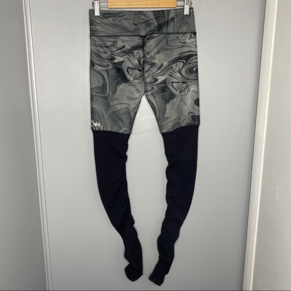 ALO Marble Print Goddess Leggings - Picture 6 of 8